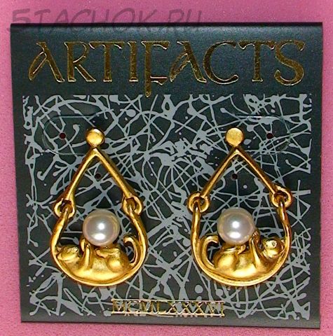 Серьги-гвоздики "Кошка и жемчужина" под золото