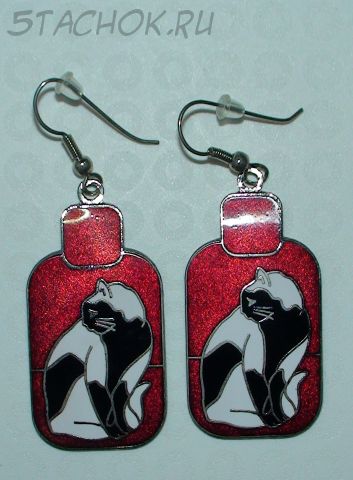 Серьги "Черно-белая кошка на красном" под серебро, ювелирная эмаль
