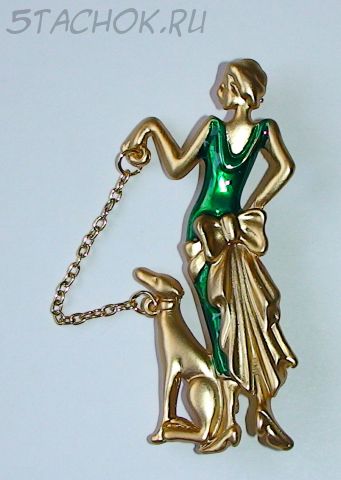 Брошь "Дама в зеленом с собакой" под золото/эмаль