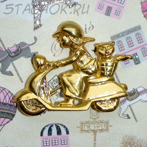Брошь "Байкерша с котом" под золото