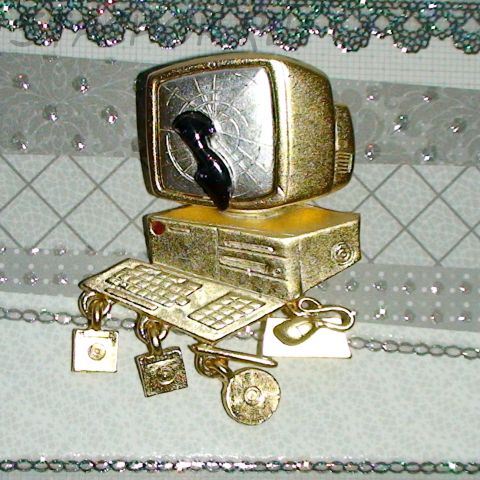 Брошь "Трудный день в офисе" под золото,олово,эмаль