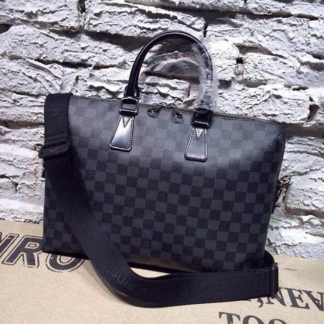 ​Классический портфель Louis Vuitton