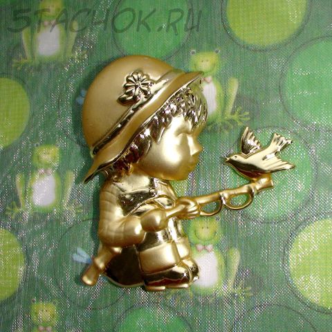 Брошь "Маленький рыбак" под золото