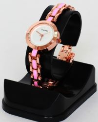 CHANEL НА ДЛИННОМ БРАСЛЕТЕ