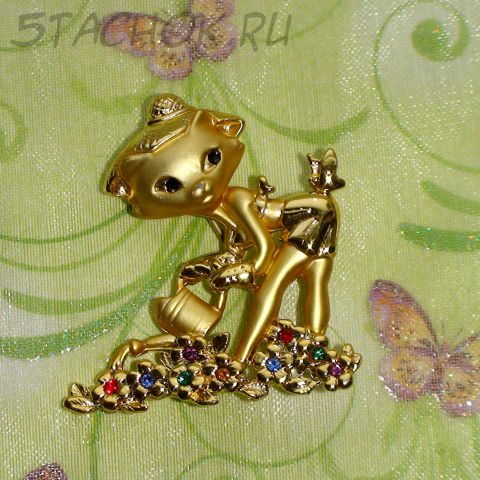 Брошь "Киса-садовод" под золото/стразы