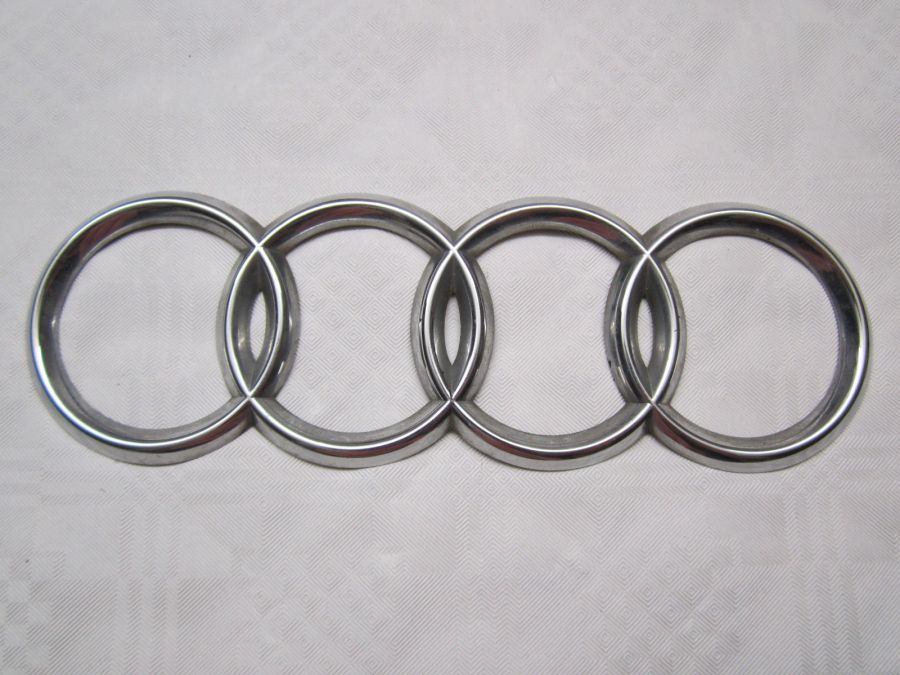 Эмблема на решетку радиатора "кольца" AUDI A6 4A0853605 4A08536052ZZ 132605-9 Lucid