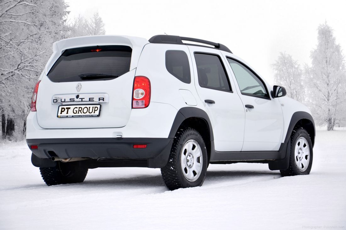 Спойлер "Чистое стекло" крашен (ABS) RENAULT DUSTER 2012-
