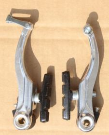 Тормоз передний V-brake (ви брейки), в комплекте с колодками