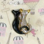 Брошь "Милые котики" под золото, эмаль, сваровски