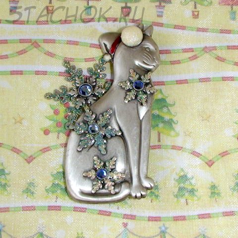 Брошь "Кот и снежинки" под серебряную чеканку, эмаль, стразы