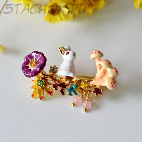 Брошь "Кролечка"