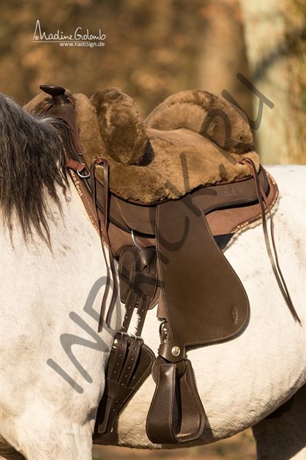 Меховое седло Barefoot Lazy Mountain