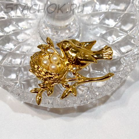 Брошь "Птичка в гнездышке"(Avon США)