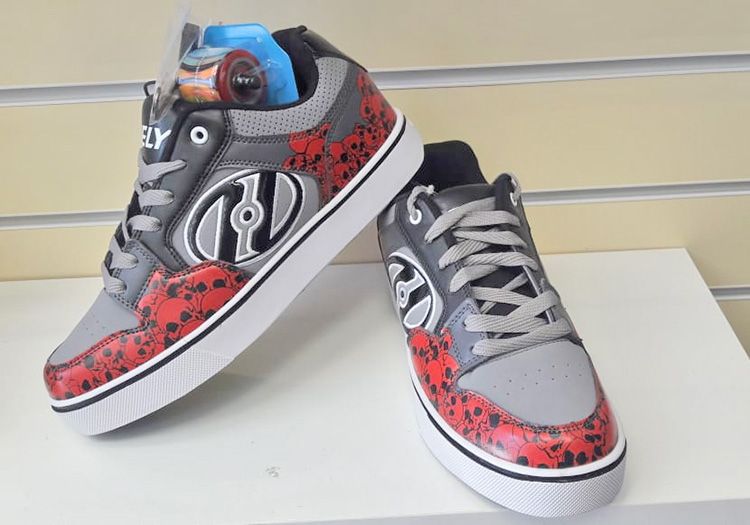 HEELYS MOTION PLUS red skulls