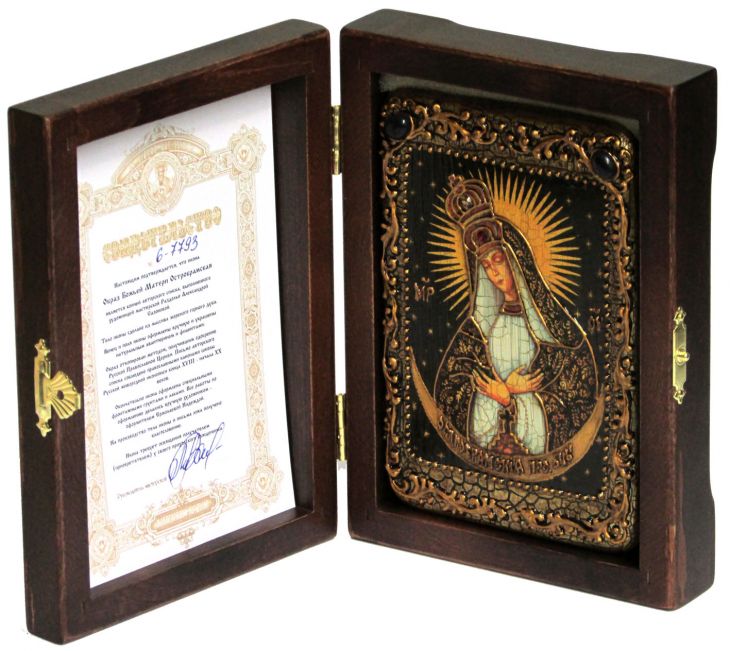 Настольная икона "Образ Пресвятой Богородицы «Остробрамская (Виленская)»" на мореном дубе