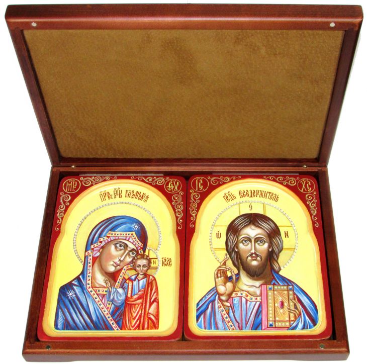 Рукописная пара подарочных икон "Казанская икона Божией Матери" и "Господь Вседержитель"  на кипарисе ?в киотах из мореного ясеня, 15*20 см