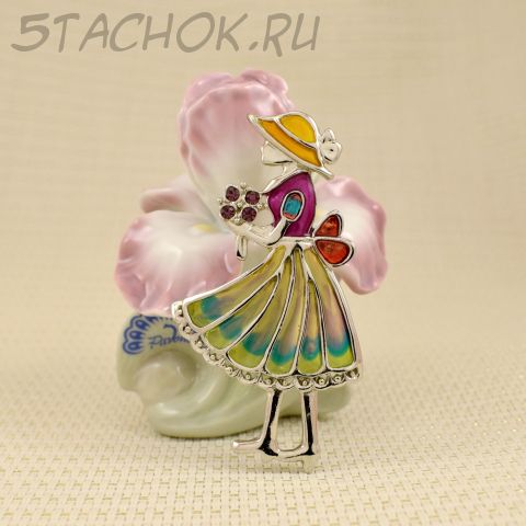 Брошь "Девочка с букетом" (США)
