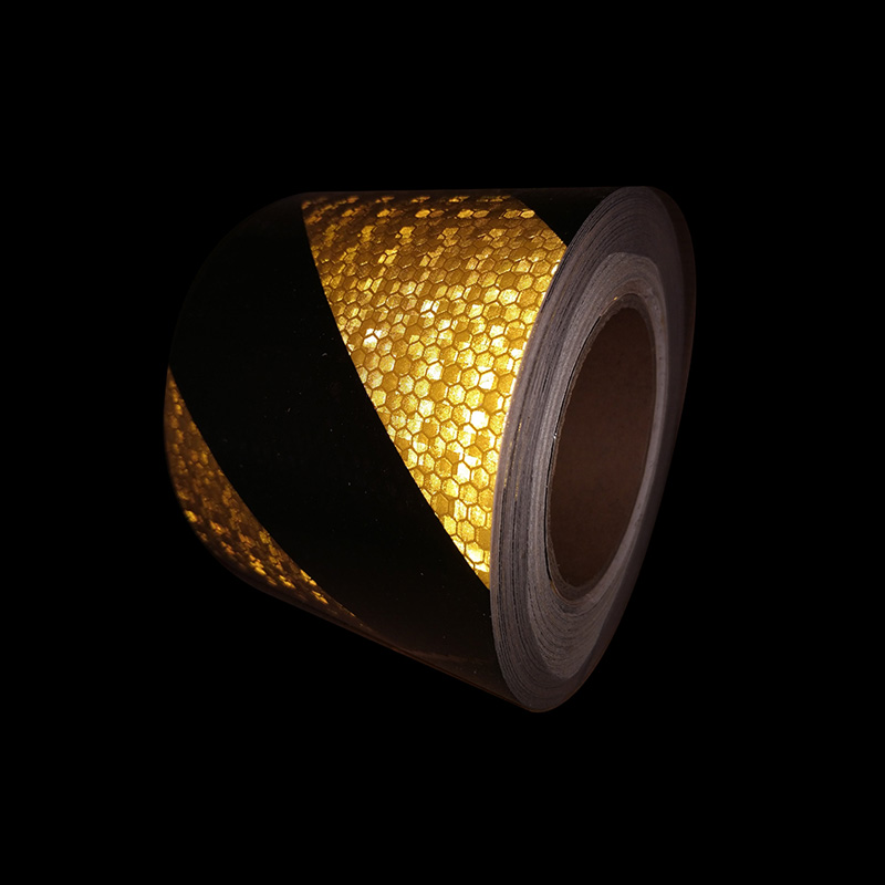 Светоотражающая лента 0,1х25 м желто-черная диагональная (Арт.: 22261)