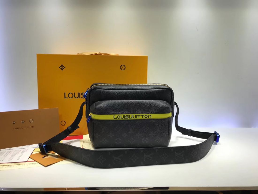 Сумка мессенджер Louis Vuitton Outdoor