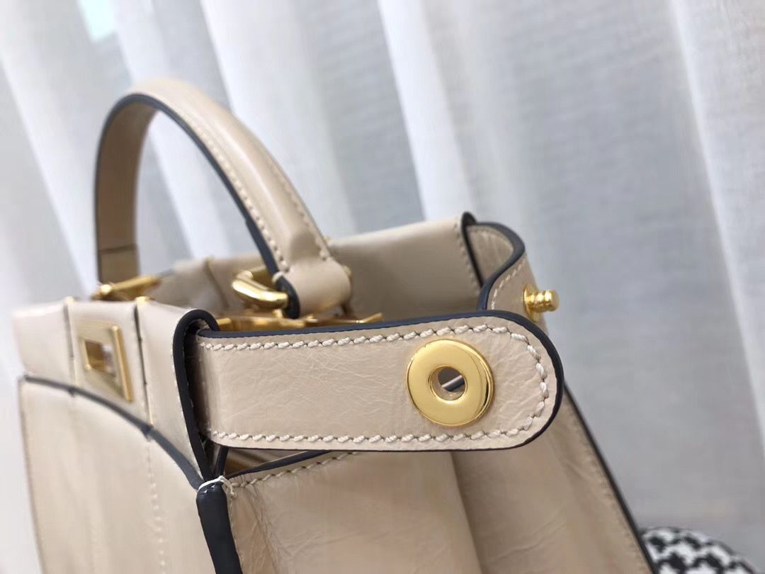 Сумка FENDI Peek-a-boo 33 cm