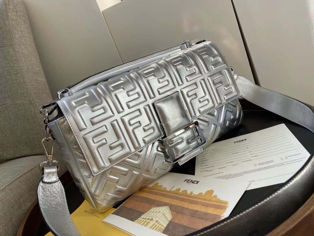 FENDI BAGUETTE 32 cm