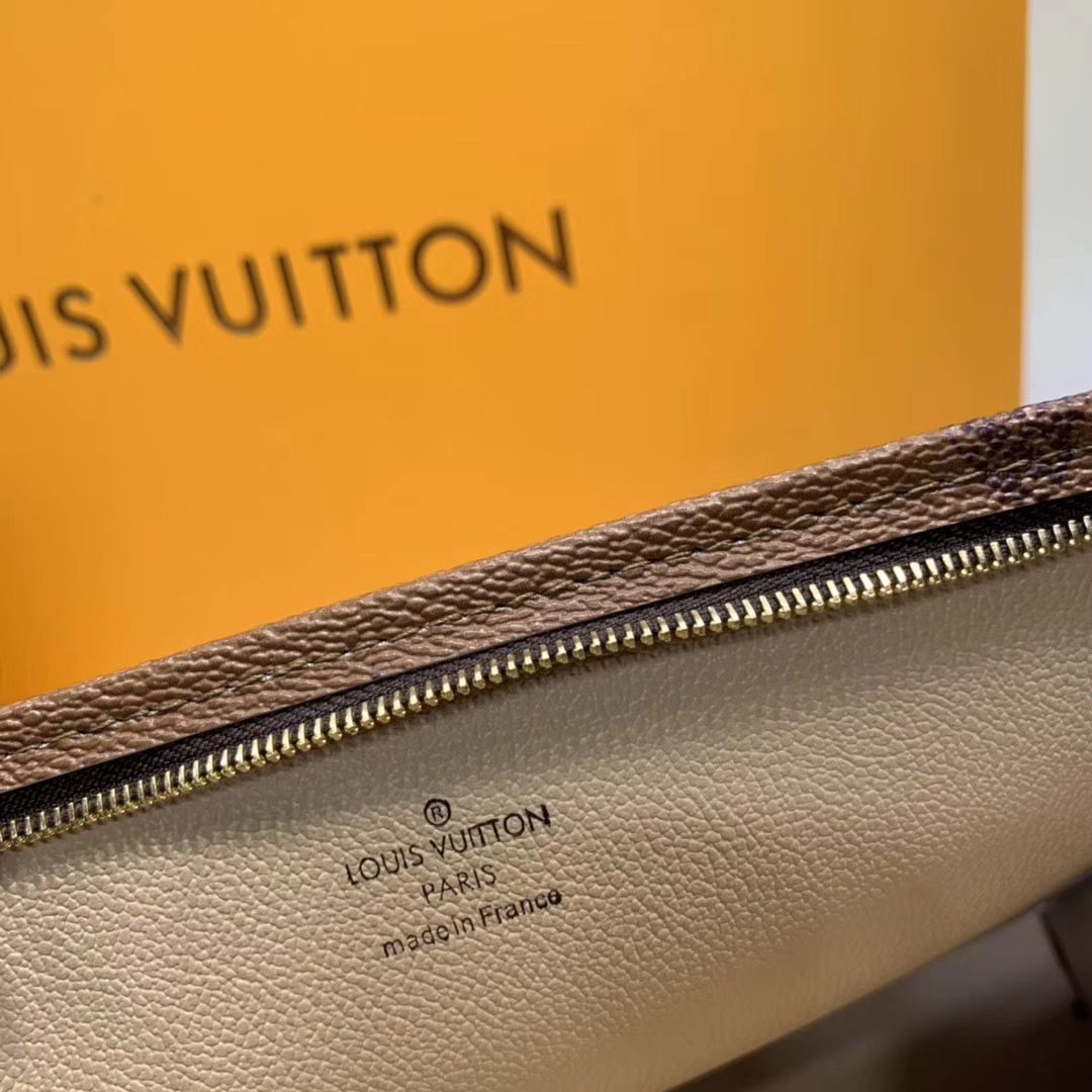 Клатч Louis Vuitton Toilet Pouch