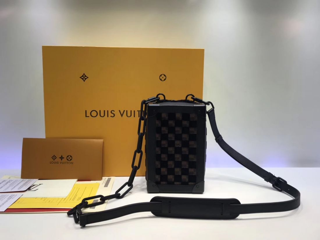 Клатч Louis Vuitton Mini Soft Trunk