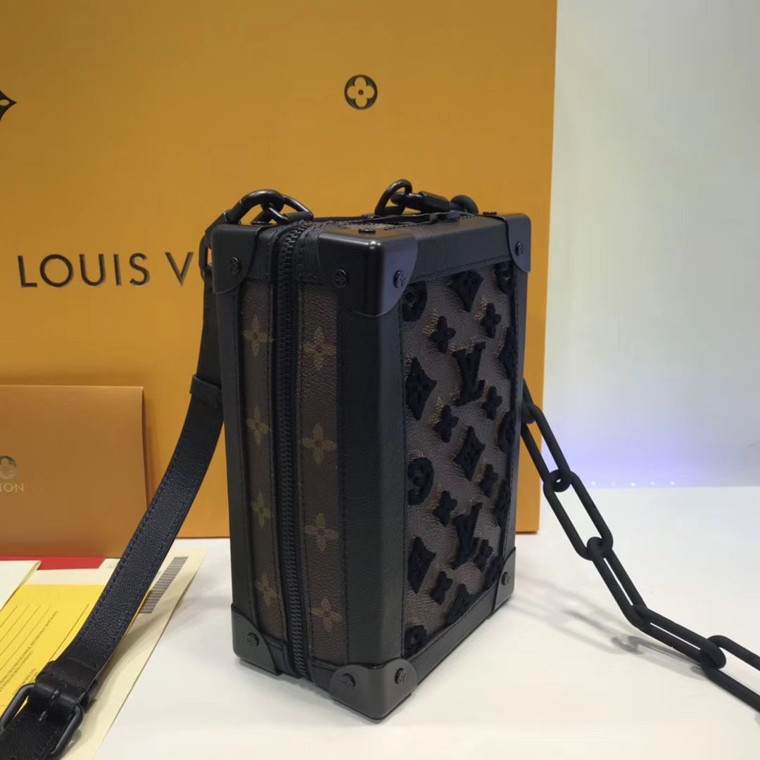 Клатч Louis Vuitton Soft Trunk