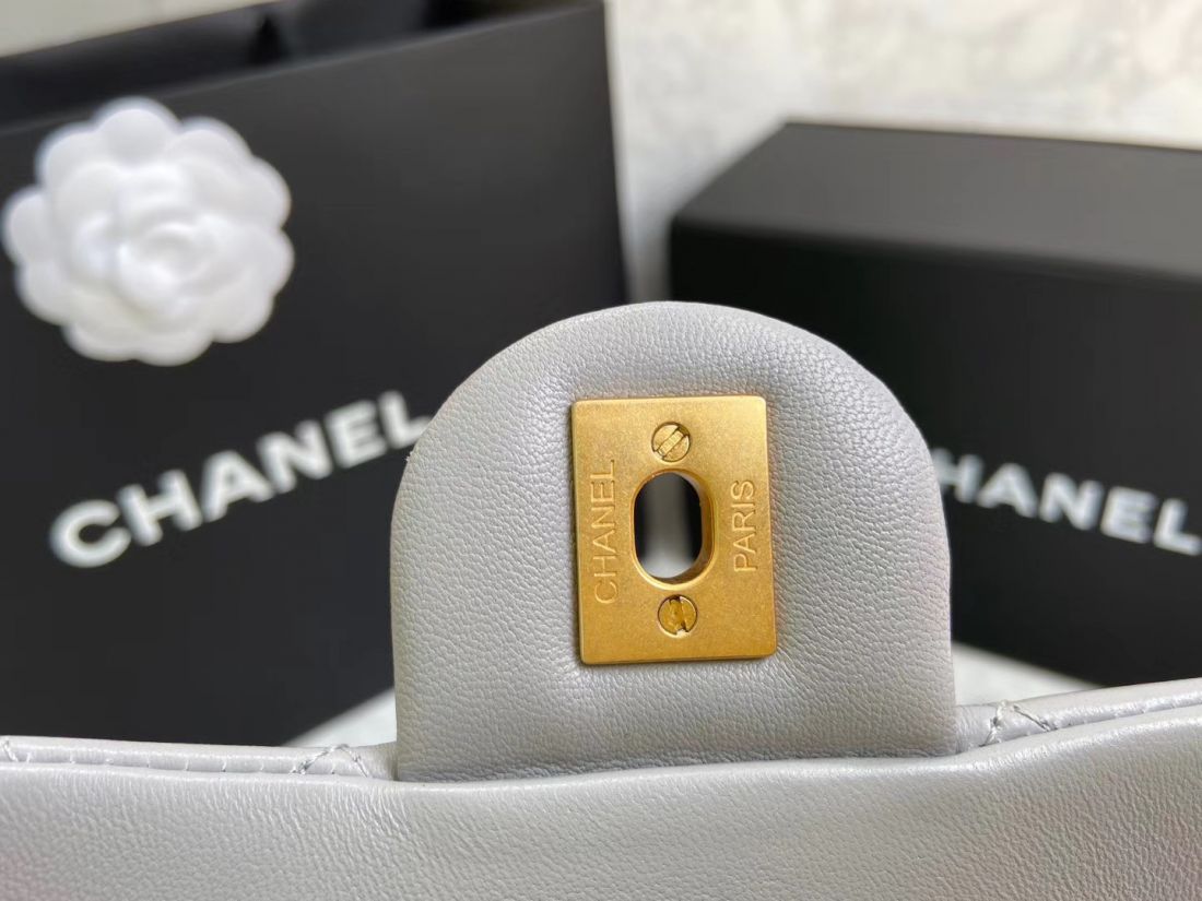 CHANEL Shoulder Flap Bag 18 cm