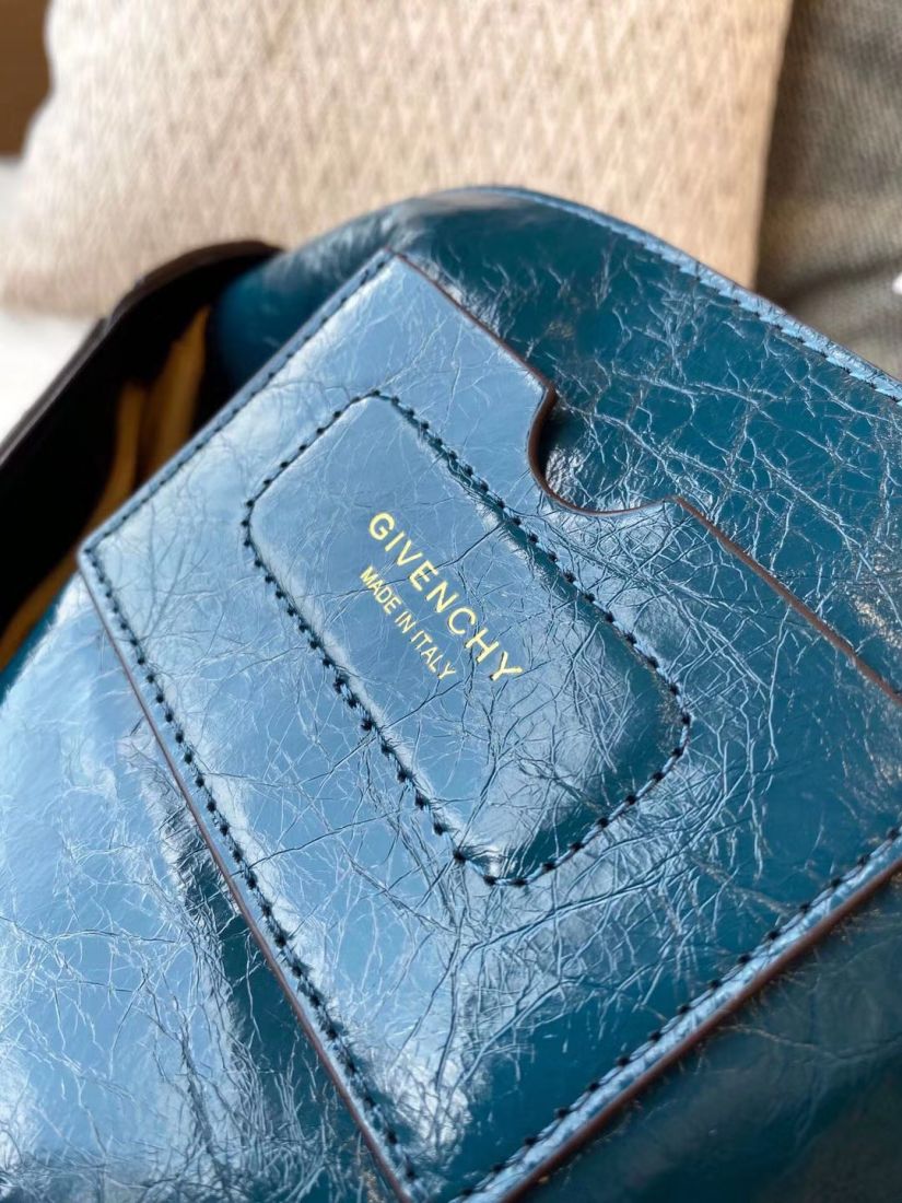 Givenchy ID Medium 29 cm