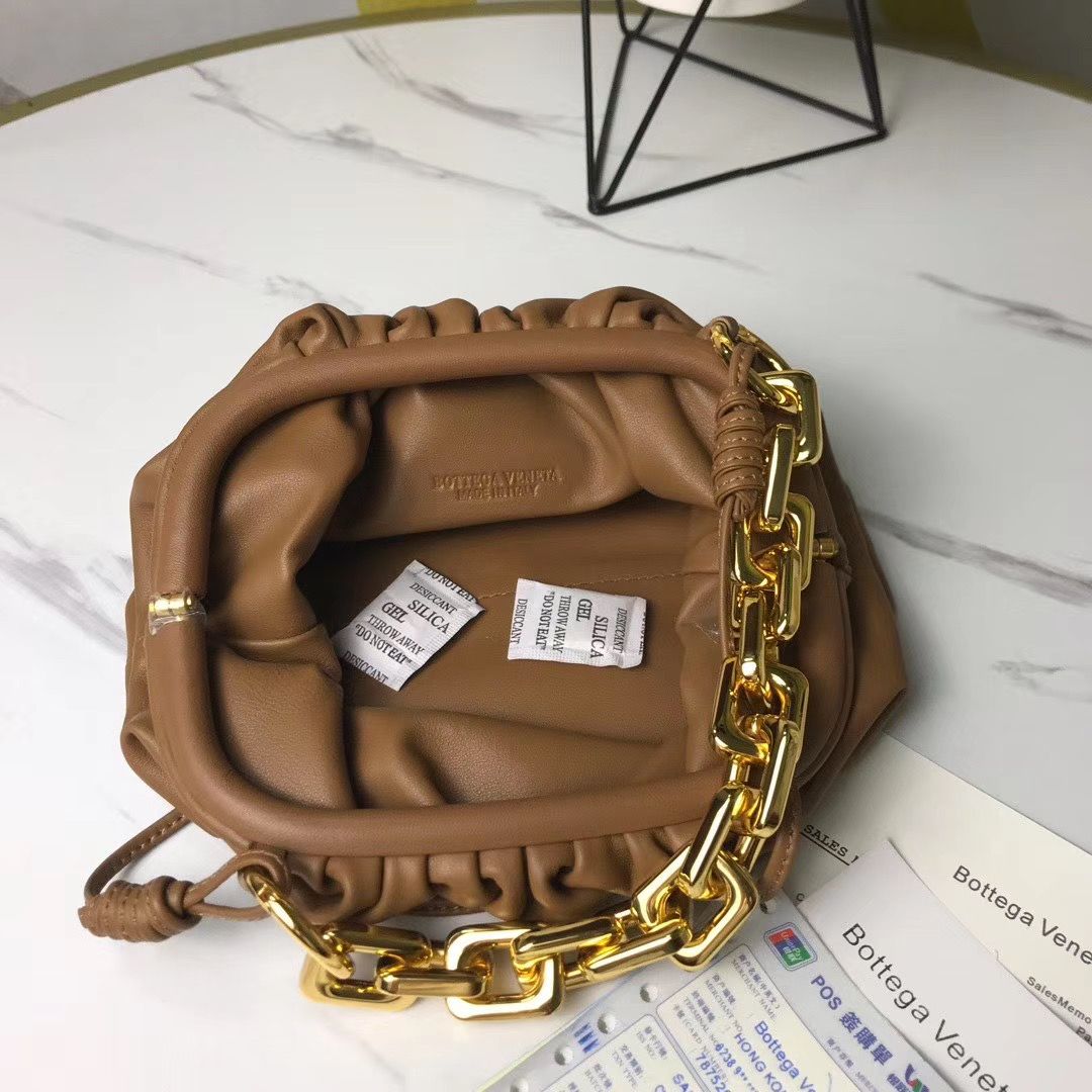 Bottega Veneta The Chain Pouch 22 cm