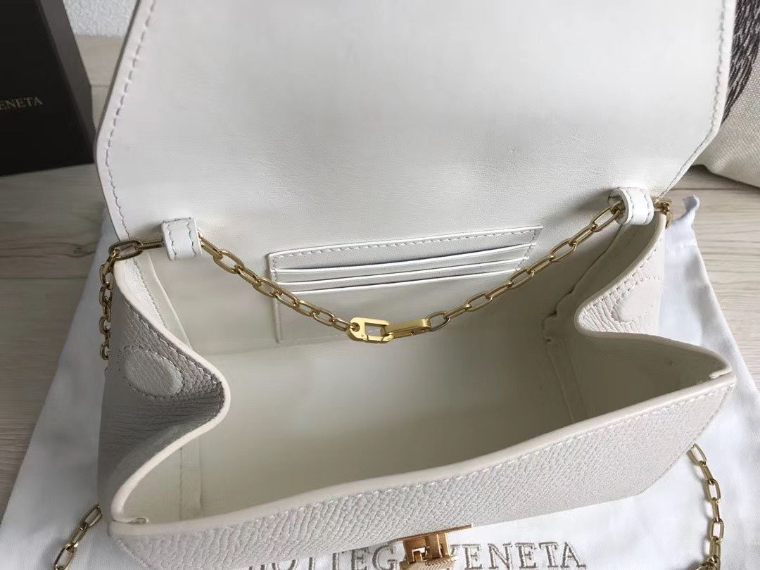 Bottega Veneta Angele bag 19,5 cm