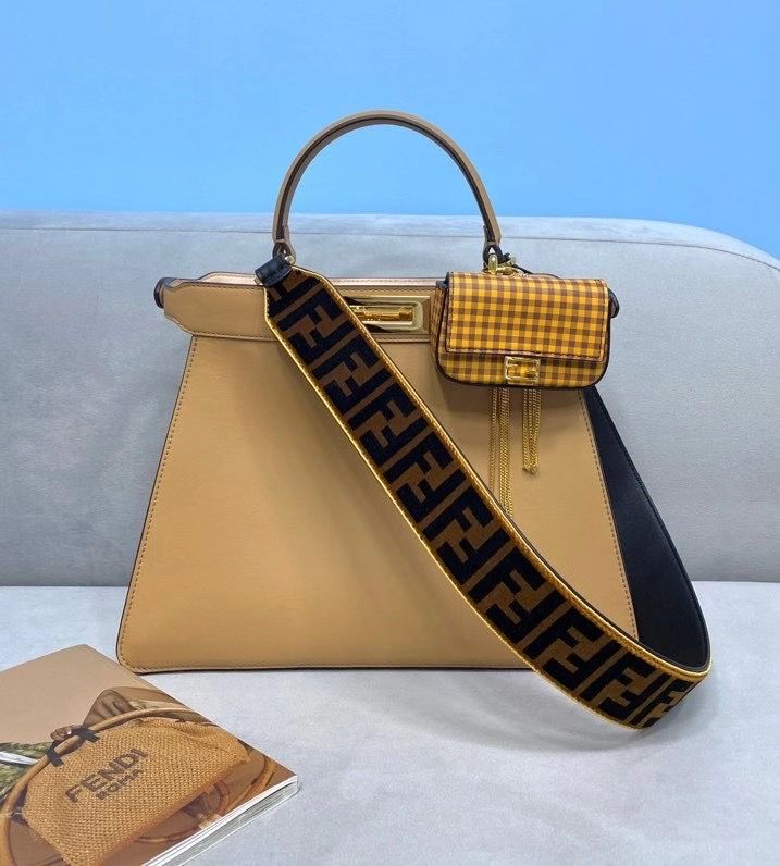 Fendi Peek-a-boo 33 cm