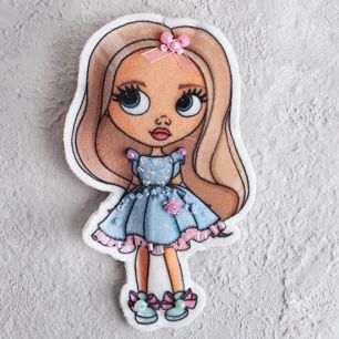 Набор для шитья текстильного брелока-подвески Красотка в голубом