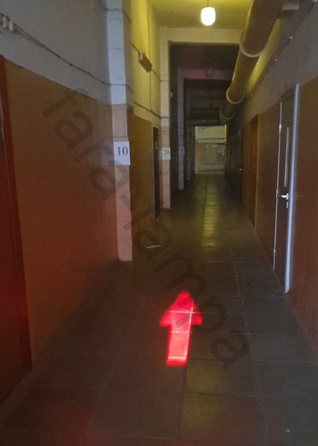 Маркерные фонари визуальной системы безопасности (стрелка)