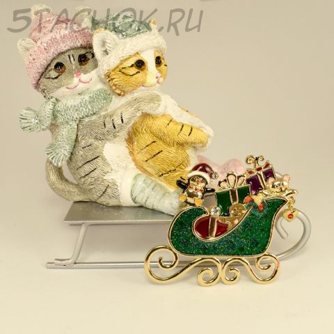 Брошь "Новогодние саночки с игрушками" (KC США)