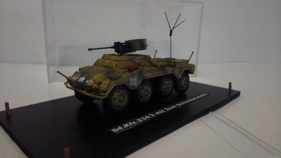 Sd.Kfz. 234/3 mit 2cm Schwebelafette (1/72)