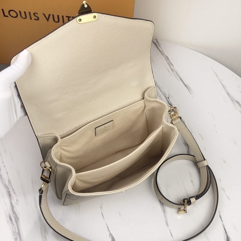 Louis Vuitton 26 x 20 x 12