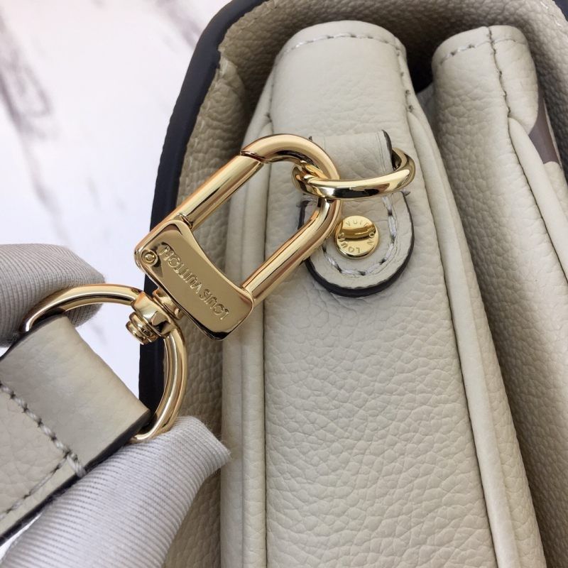 Louis Vuitton 26 x 20 x 12