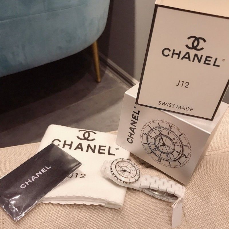 Часы CHANEL J12