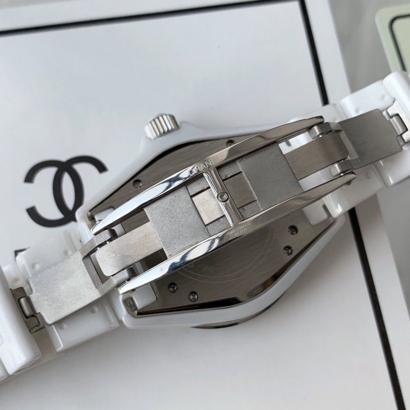 Часы CHANEL J12