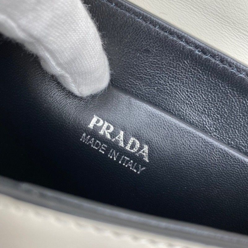 PRADA 23*18*5  cm