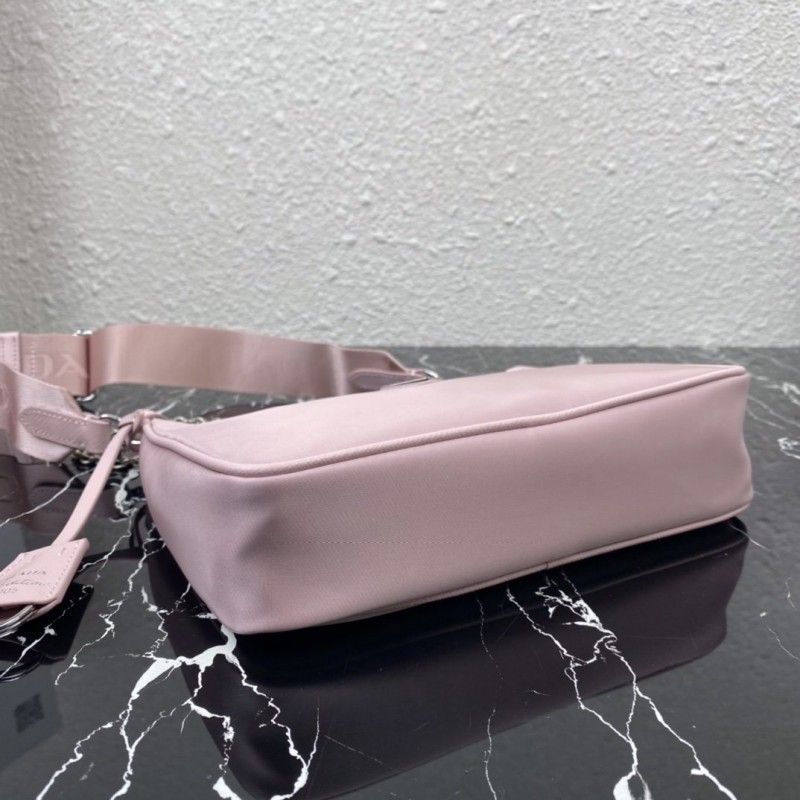 PRADA 22 cm