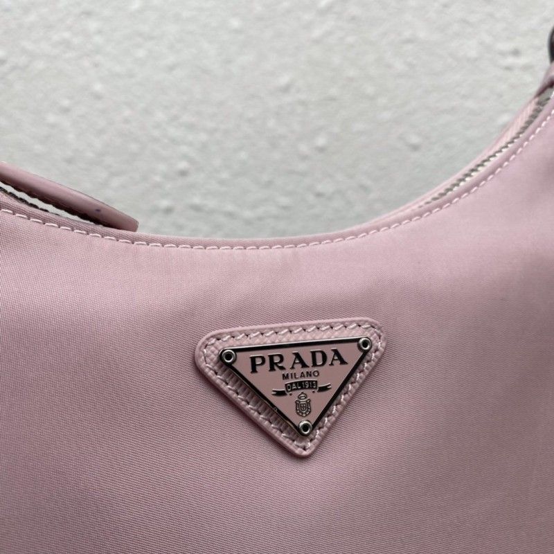 PRADA 22 cm