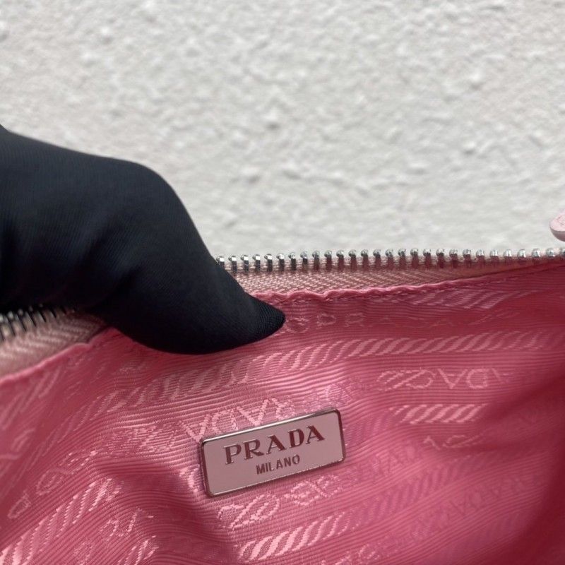 PRADA 22 cm