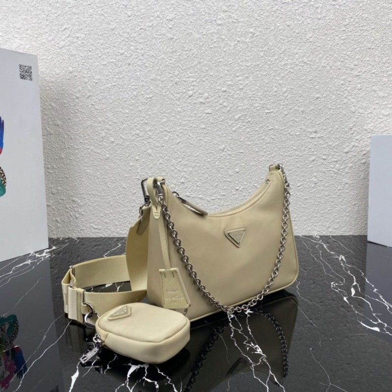 PRADA 22 cm