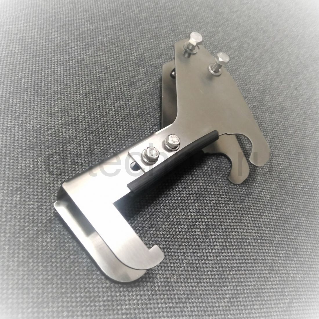 Крепление датчика Lowrance SplitShot 83/200