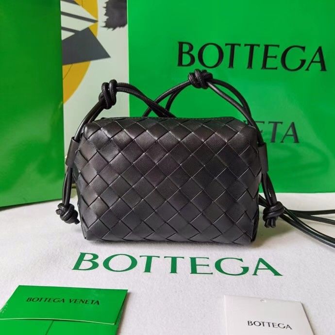 Bottega Veneta Intrecciato 17*11*6 cm