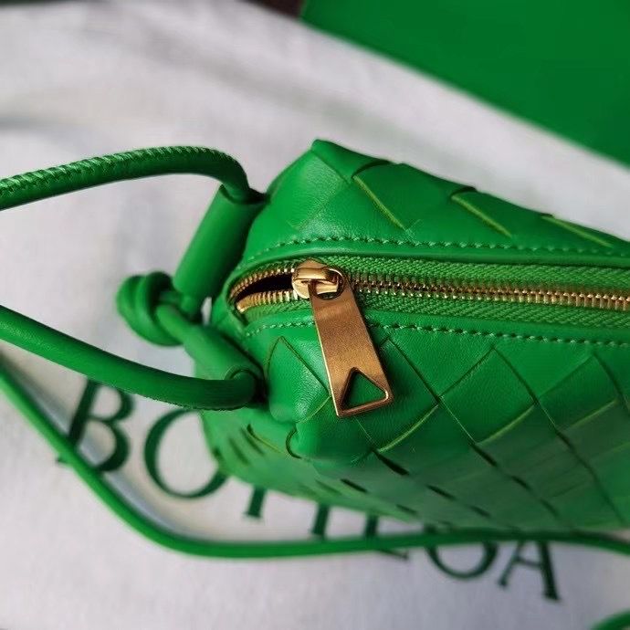 Bottega Veneta Intrecciato 17*11*6 cm