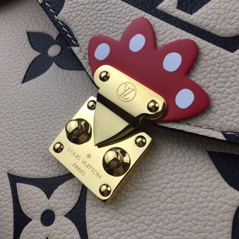 LOUIS VUITTON POCHETTE METIS